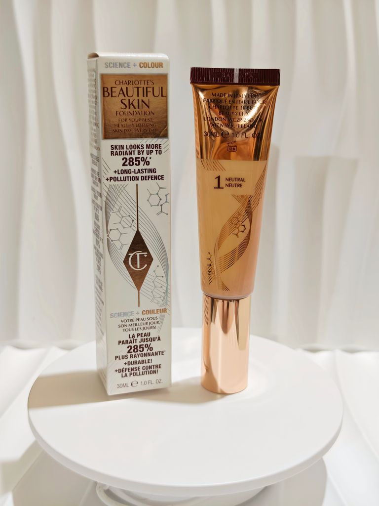  Charlotte Tilbury Beautiful Skin Foundation 