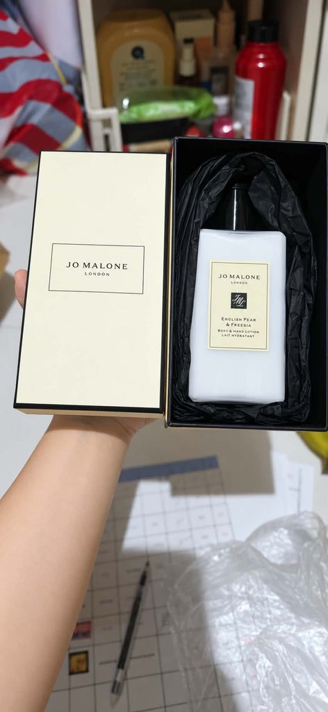 Jo Malone London English Pear & Freesia Body & Hand Lotion